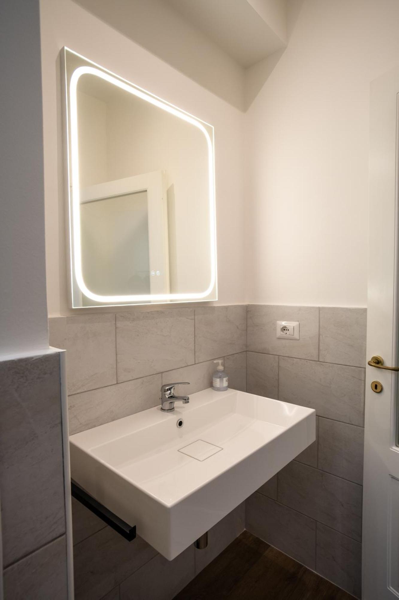 Apartment Vt Cola Di Rienzo Elegant *